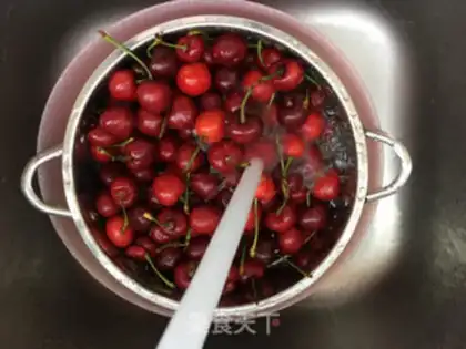 Make The flowers make cherry ice step 0