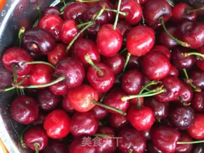 Make The flowers make cherry ice step 1