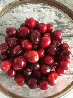Make The flowers make cherry ice step 4