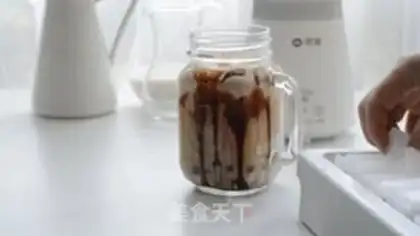 Make Dirty milk and iced milk tea step 10