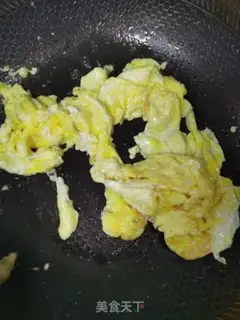 Make Tomato fried eggs step 2