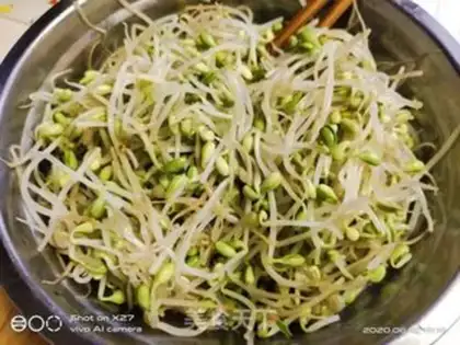 Make Cold bean sprouts step 1