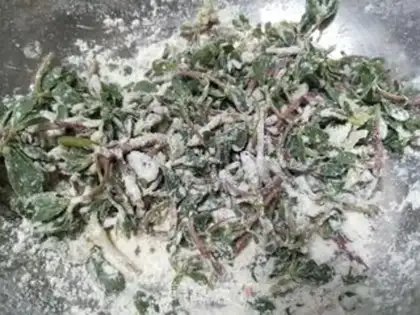 Make Steamed horse teeth step 2