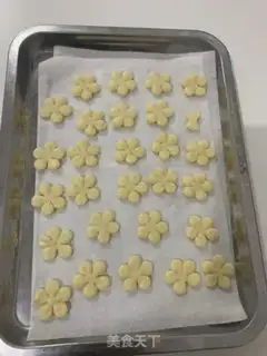 Make A flower cookie step 10