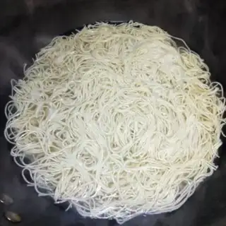 Make Spicy beef noodles step 10