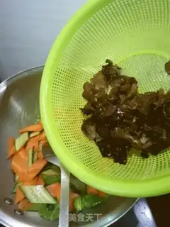 Make A cucumber carrot with wood step 4