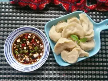Make Felony celery pork dumplings step 21