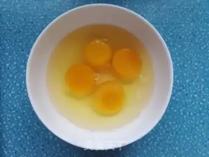 Make Onion fried eggs step 0