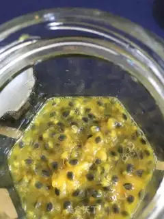 Make Lemon bee, honey fragrance tea step 2
