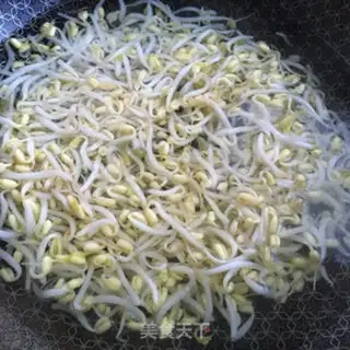 Make ♪ And the bean sprouts ♪ step 1