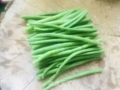 Make Spaghetti beans step 1