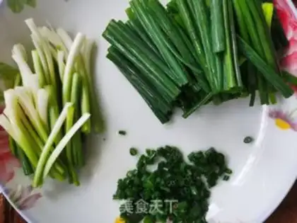 Make Onion noodles step 0
