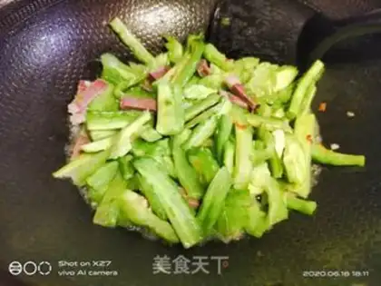 Make Ham and bitter melon step 3