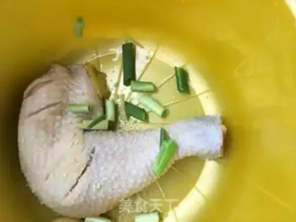 Make Hot cabbage steamed chicken legs step 4
