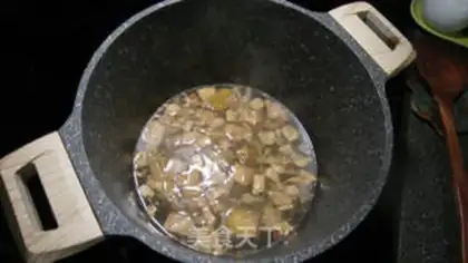 Make Ginger chicken leg soup step 3