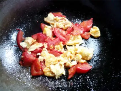 Make Tomato egg noodles step 4
