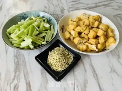 Make Pyramid celery step 0