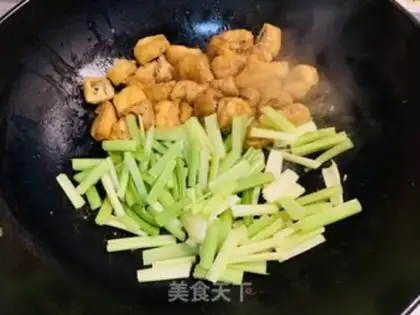 Make Pyramid celery step 2