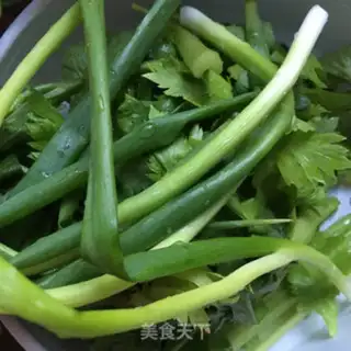 Make Sour soup, celery meat step 0