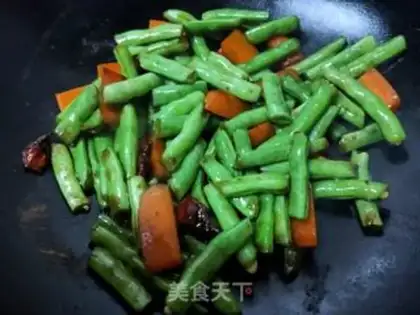 Make Garlic carrots and beans step 7