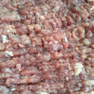 Make Sour soup, celery meat step 1