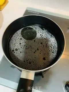 Make Spinach meatball soup step 1