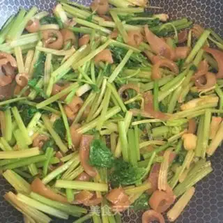 Make Piggy-skinned celery step 3