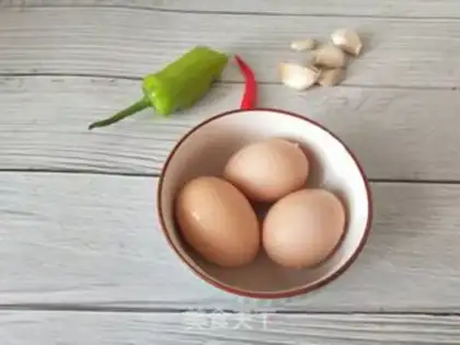 Make Garlic eggs step 0
