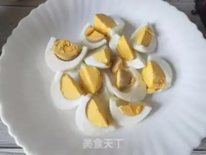 Make Garlic eggs step 1