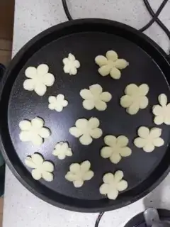 Make A flower cake step 2
