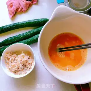 Make cucumber shrimp eggs bag step 1