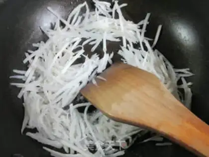 Make Shrimp radish soup step 1