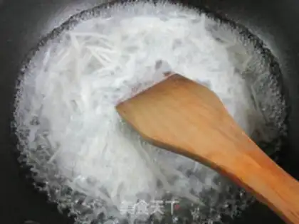 Make Shrimp radish soup step 2