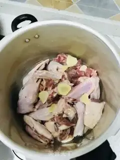 Make Pork soup step 1