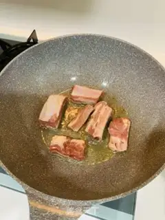 Make Black pepper ribs step 1