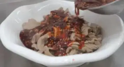 Make Red oil and a bouquet step 8