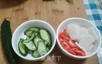 Make Old cucumber fried eggs step 0