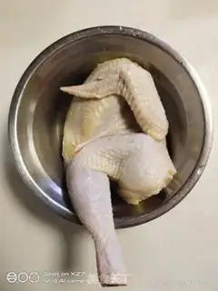 Make The mushrooms steamed three yellow chickens step 1
