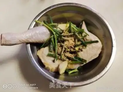 Make The mushrooms steamed three yellow chickens step 3