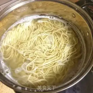 Make Hot dry noodles step 2