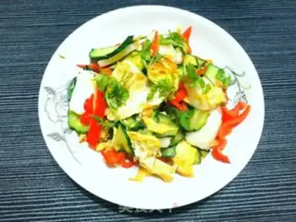 Make Old cucumber fried eggs step 2