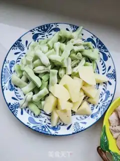 Make Five bouquets and potatoes step 4