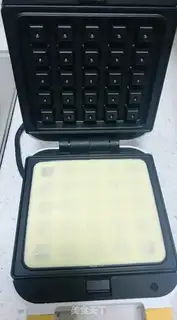 Make original waffles step 5