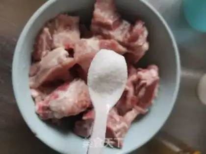 Make Bean evaporated ribs step 1