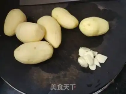 Make Potato red duck legs step 1