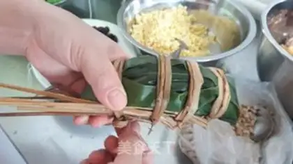 Make Scarecrow tie-ups step 5