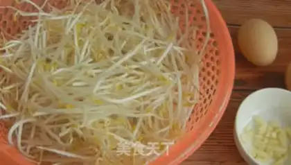 Make Bean sprouts step 0