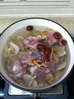 Make Sydney Bottom Coconut Pork Soup step 3