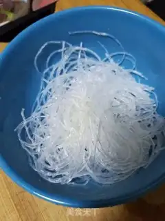 Make A fan of silk melons step 1