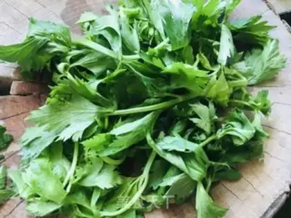 Make Celery leaves step 0